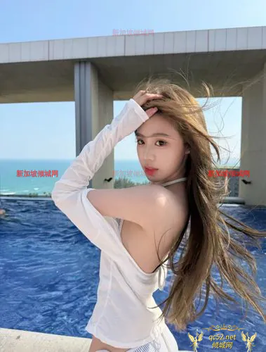WeiWei-微微 Thumbnail Image