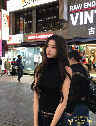 WeiWei-微微 Thumbnail Image