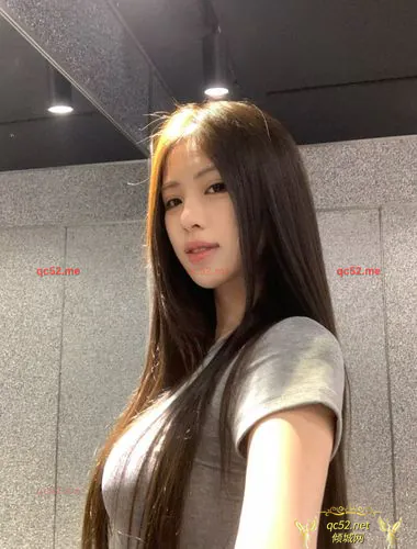 WeiWei-微微 Thumbnail Image